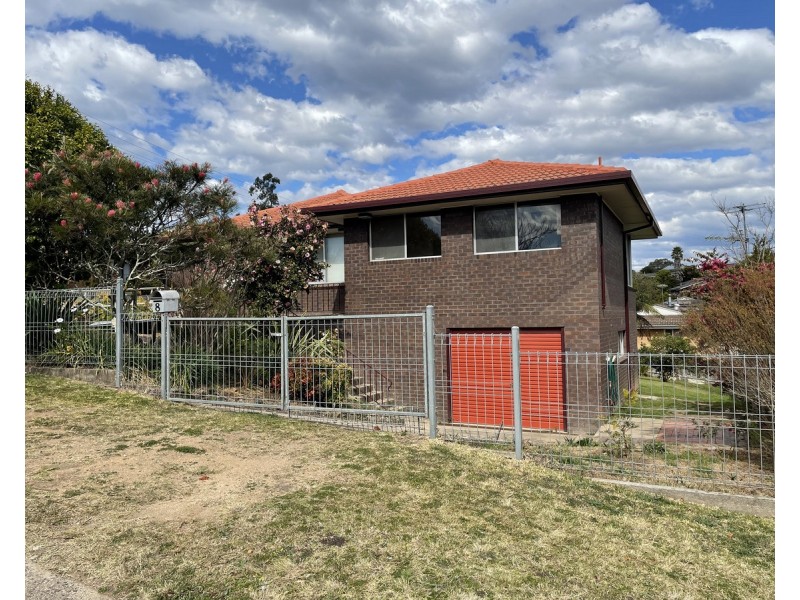 8 McKee Drive, Bega NSW 2550