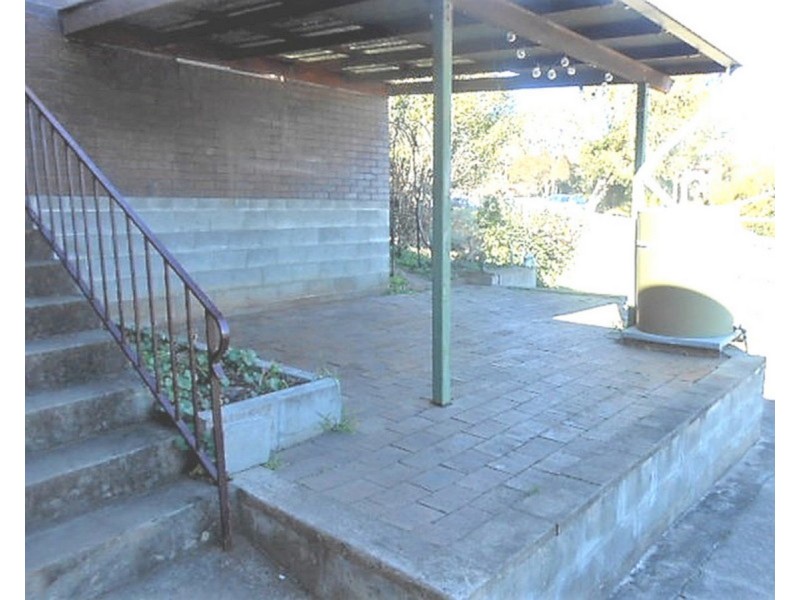 8 McKee Drive, Bega NSW 2550