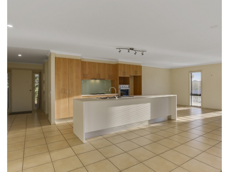 4D Elizabeth Parade, Tura Beach NSW 2548