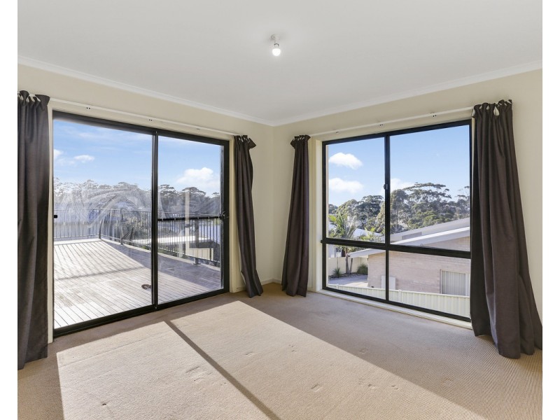 4D Elizabeth Parade, Tura Beach NSW 2548