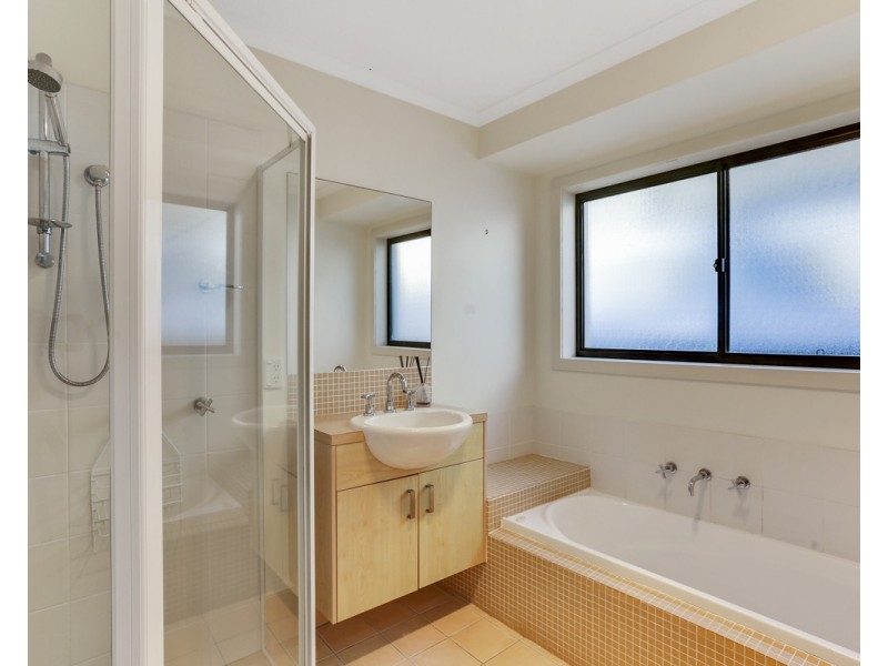 4D Elizabeth Parade, Tura Beach NSW 2548