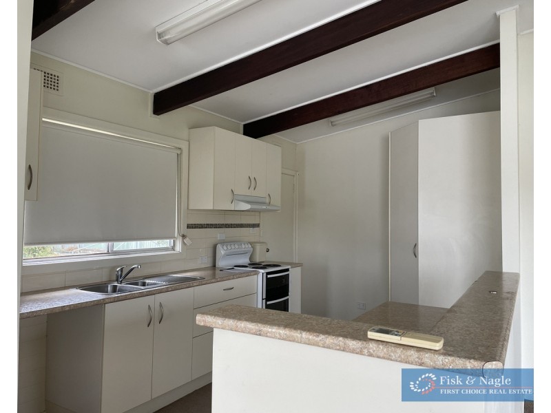 10 Glebe Avenue, Bega NSW 2550