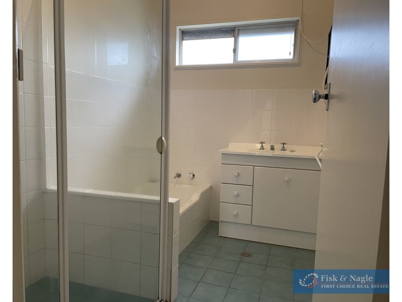 10 Glebe Avenue, Bega NSW 2550