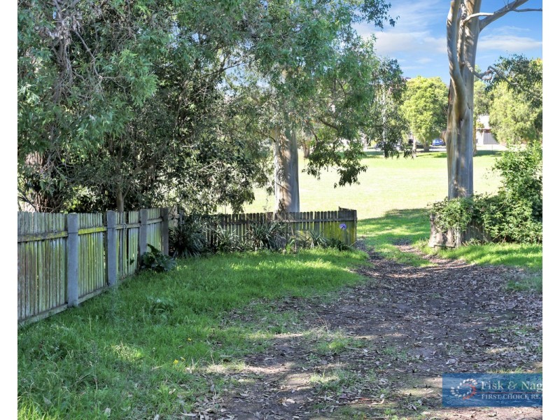 52 Meringo Street, Bega NSW 2550