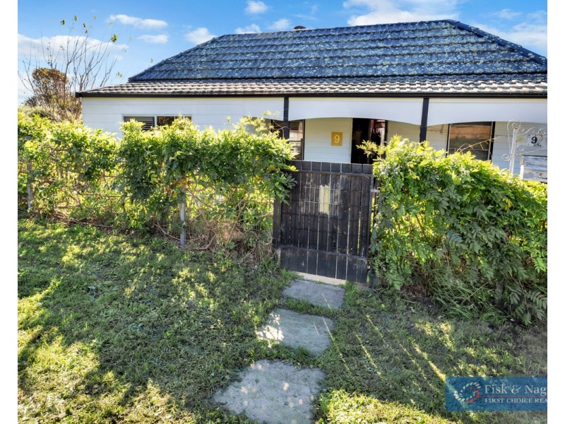 9 Kooringal Place, Bega NSW 2550