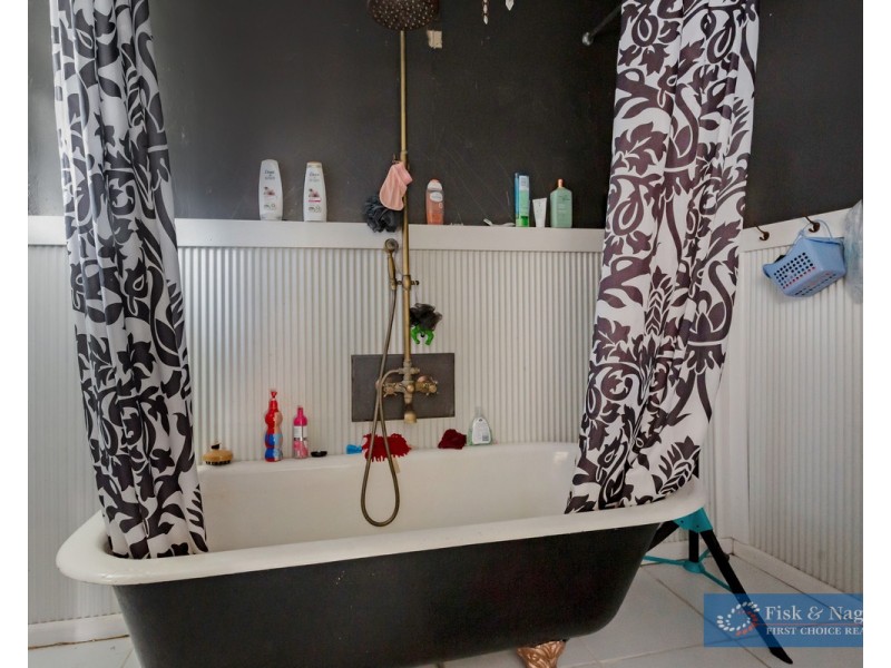 9 Kooringal Place, Bega NSW 2550