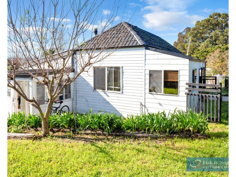 9 Kooringal Place, Bega NSW 2550