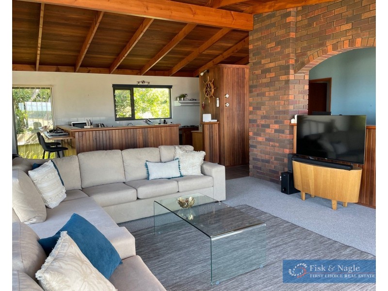 15 Surf Circle, Tura Beach NSW 2548