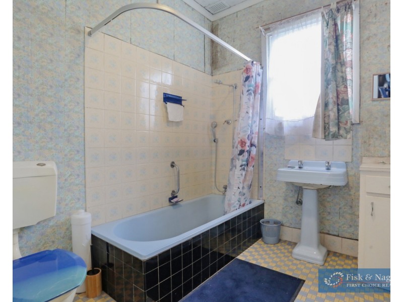 20 Hill Street, Bega NSW 2550