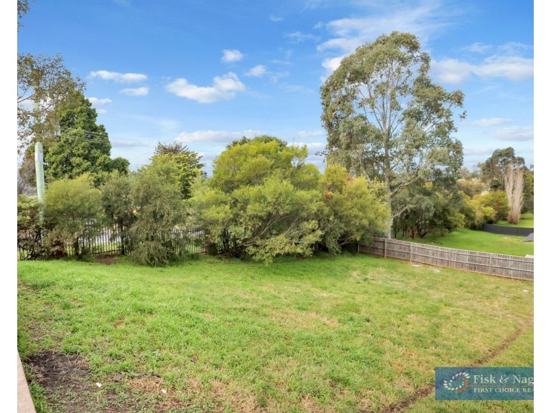 2 Howard Avenue, Bega NSW 2550