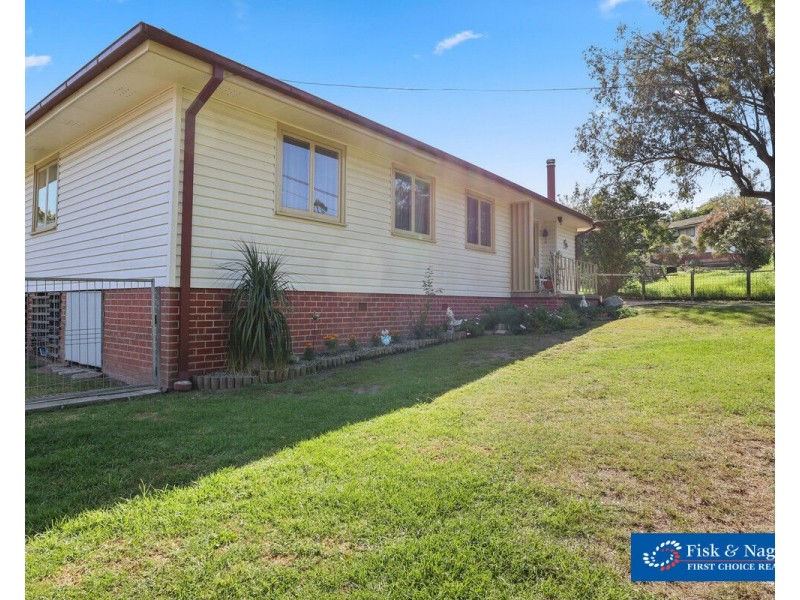 9 Bunyarra Drive, Bega NSW 2550