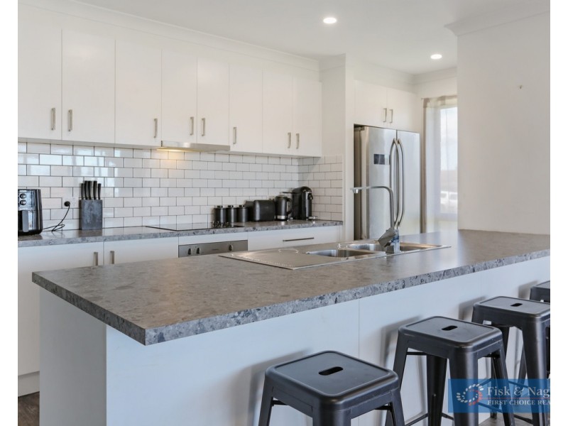 6 Howard Avenue, Bega NSW 2550