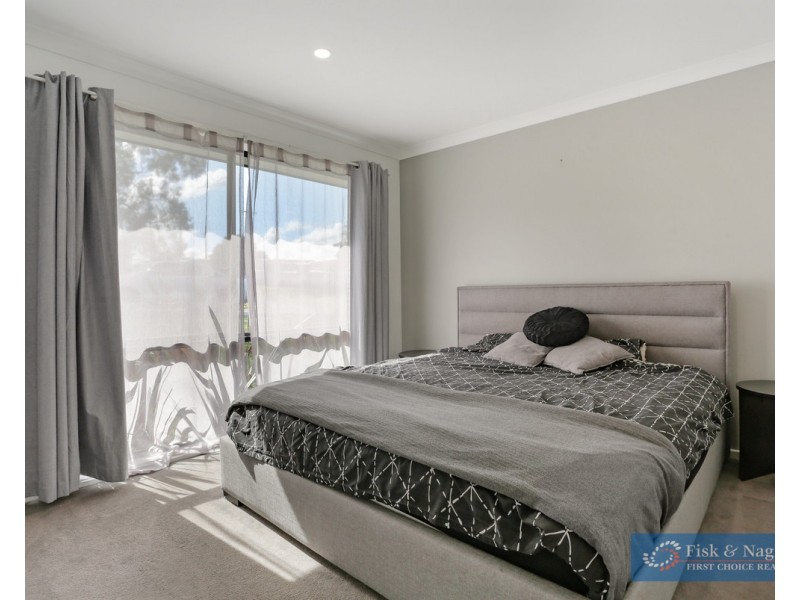 6 Howard Avenue, Bega NSW 2550