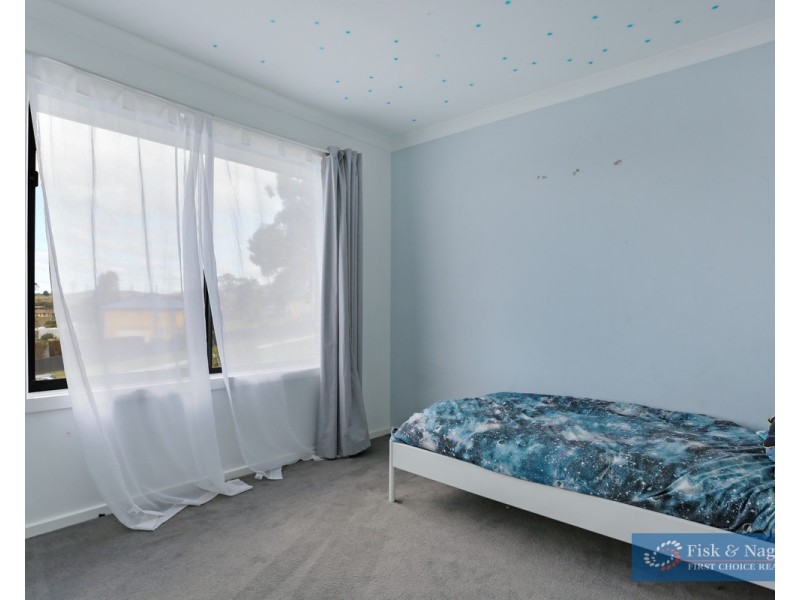 6 Howard Avenue, Bega NSW 2550