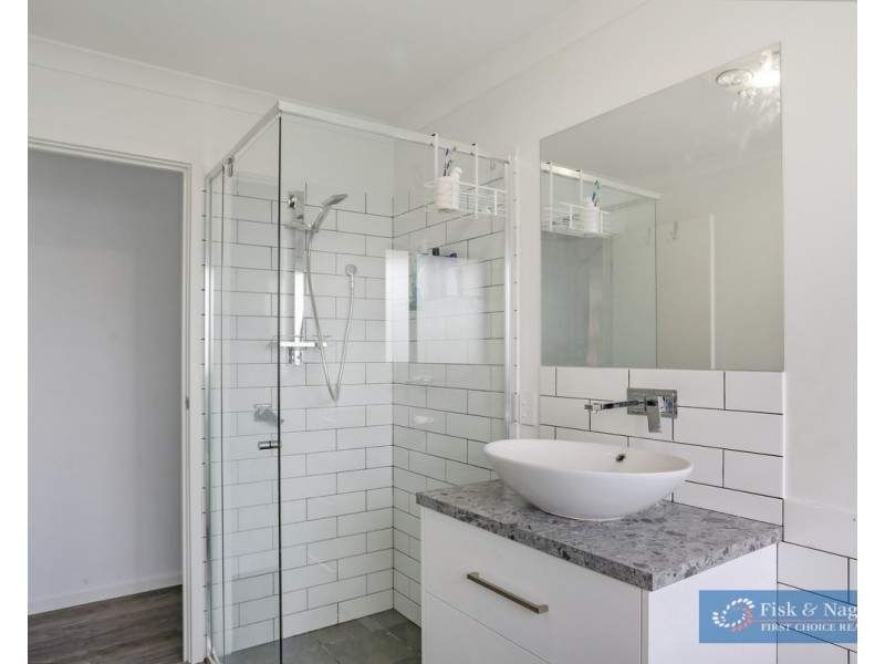 6 Howard Avenue, Bega NSW 2550