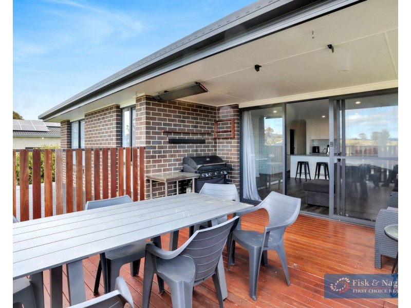 6 Howard Avenue, Bega NSW 2550