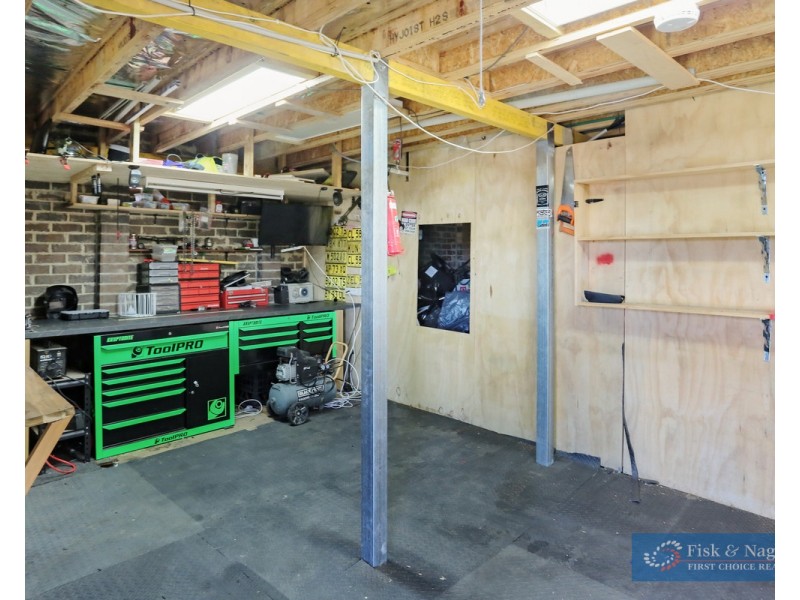 6 Howard Avenue, Bega NSW 2550
