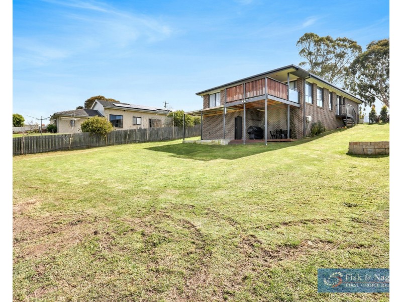 6 Howard Avenue, Bega NSW 2550