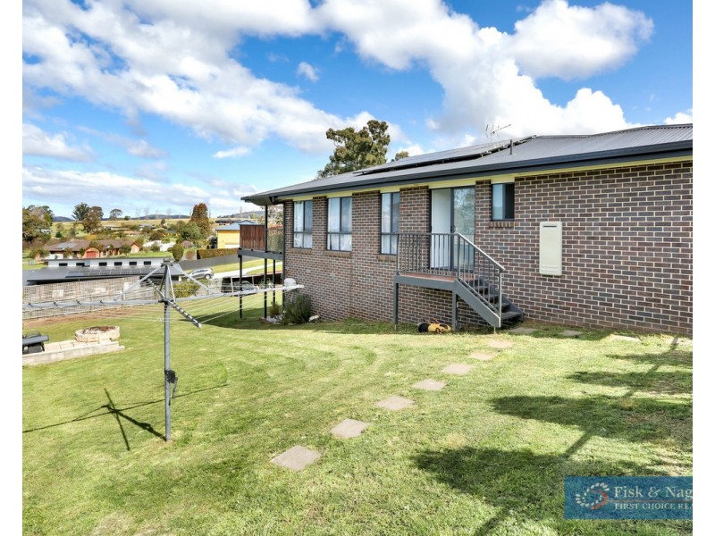 6 Howard Avenue, Bega NSW 2550