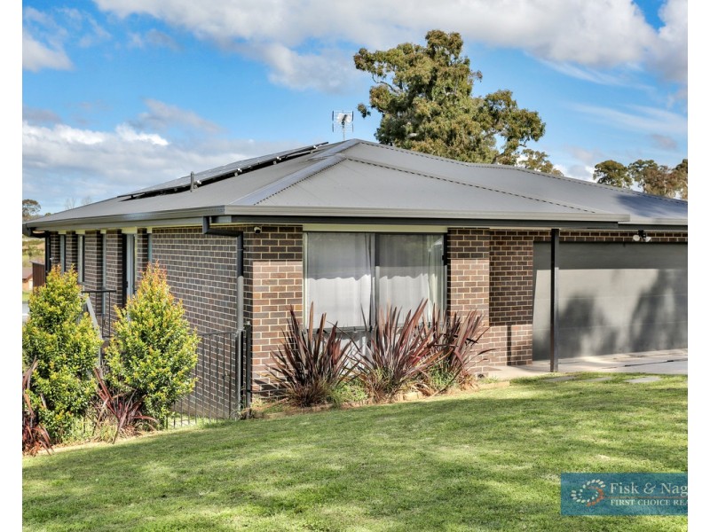 6 Howard Avenue, Bega NSW 2550