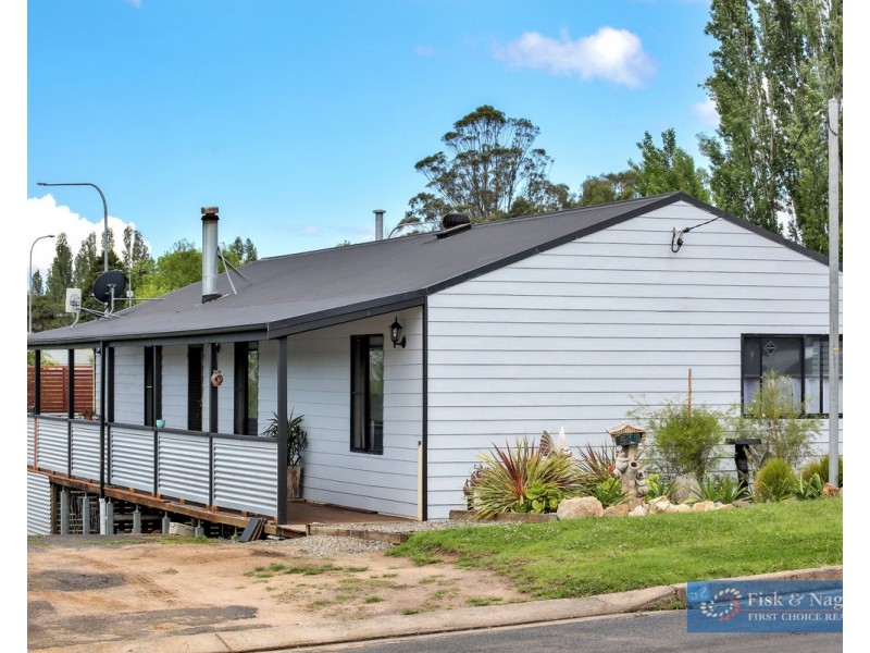 52 Valley Street, Bega NSW 2550