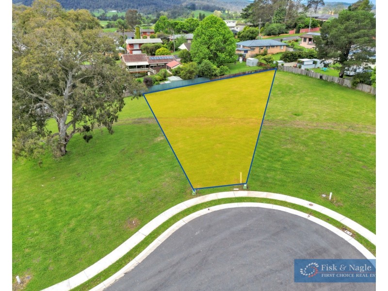 21 Sea Lace Place, Bega NSW 2550
