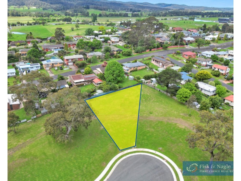 21 Sea Lace Place, Bega NSW 2550