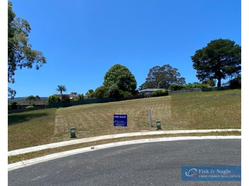 21 Sea Lace Place, Bega NSW 2550