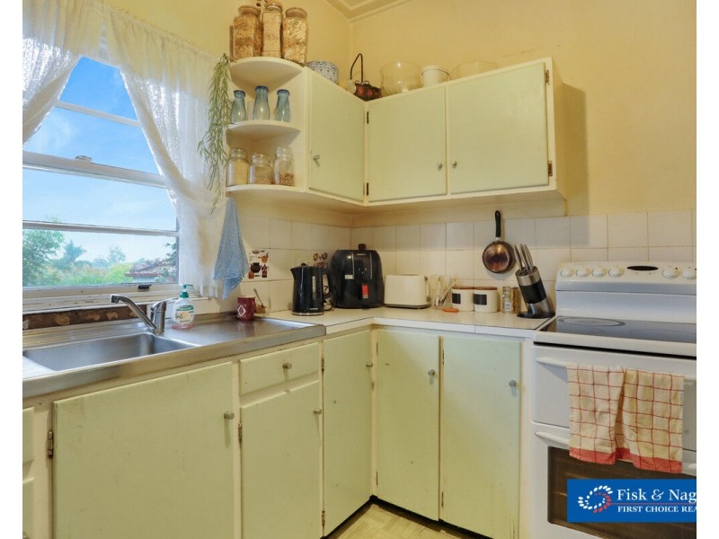 16 Watson Street, Bega NSW 2550