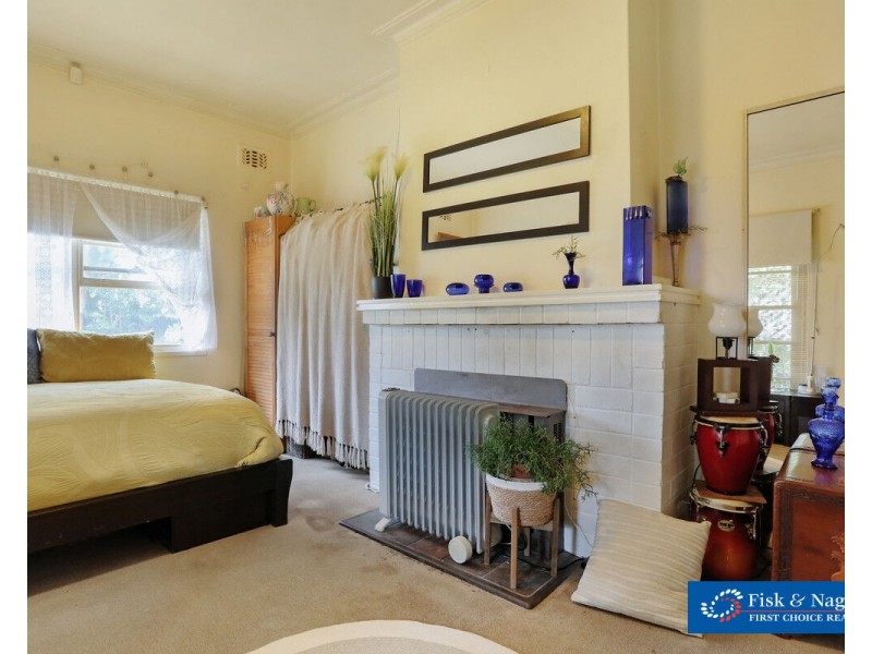 16 Watson Street, Bega NSW 2550