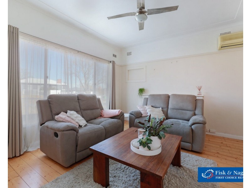 3 Blomfield Avenue, Bega NSW 2550