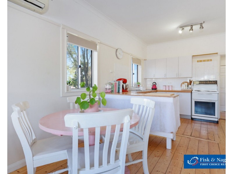 3 Blomfield Avenue, Bega NSW 2550