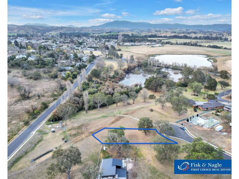 3 Sea Lace Place, Bega NSW 2550