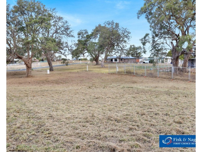 3 Sea Lace Place, Bega NSW 2550