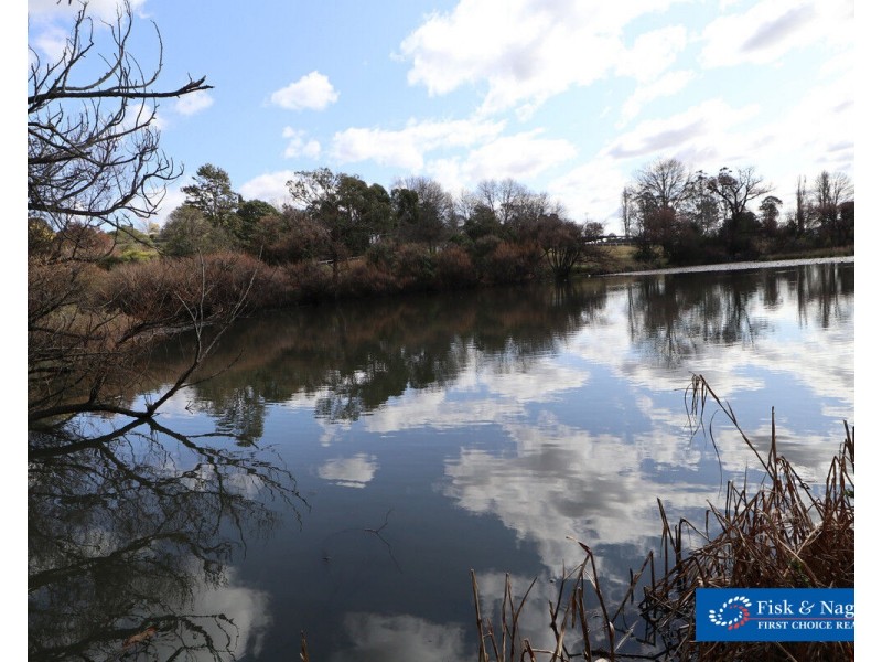 3 Sea Lace Place, Bega NSW 2550