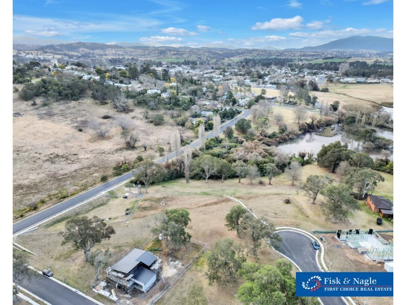 3 Sea Lace Place, Bega NSW 2550