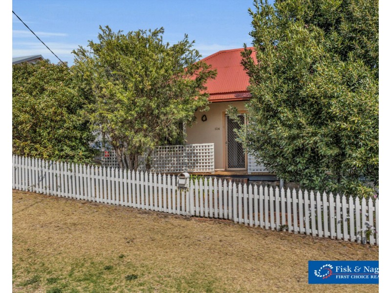 124 Upper Street, Bega NSW 2550