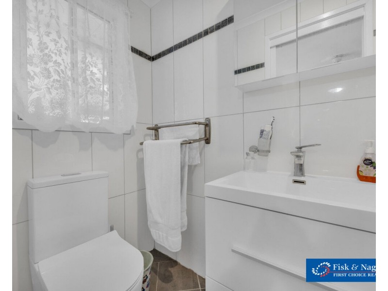 71 Max Slater Drive, Bega NSW 2550