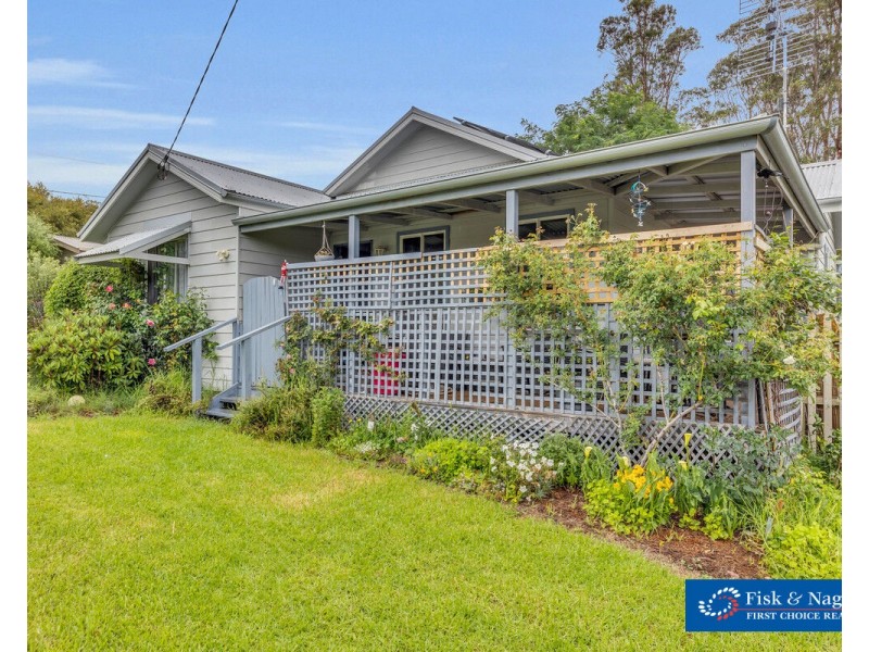 6 Hood Street, Candelo NSW 2550