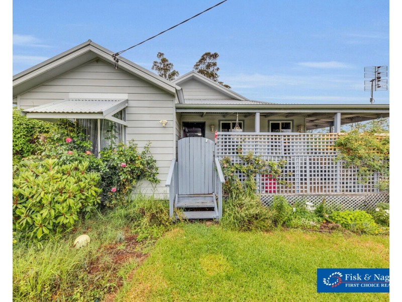 6 Hood Street, Candelo NSW 2550