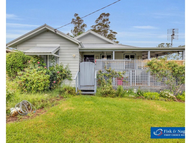 6 Hood Street, Candelo NSW 2550