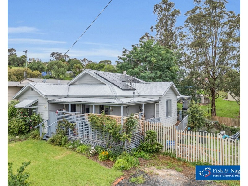6 Hood Street, Candelo NSW 2550