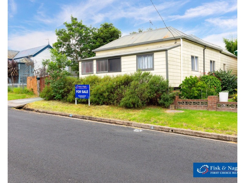 4 Minyama Parade, Bega NSW 2550