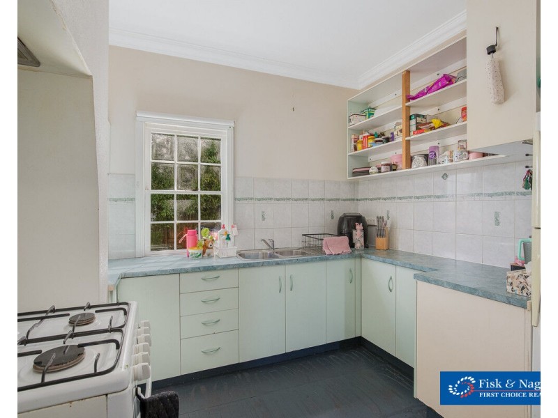 4 Minyama Parade, Bega NSW 2550