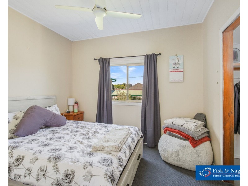 4 Minyama Parade, Bega NSW 2550