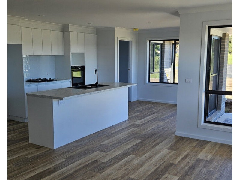 87 Glen Mia Drive, Bega NSW 2550