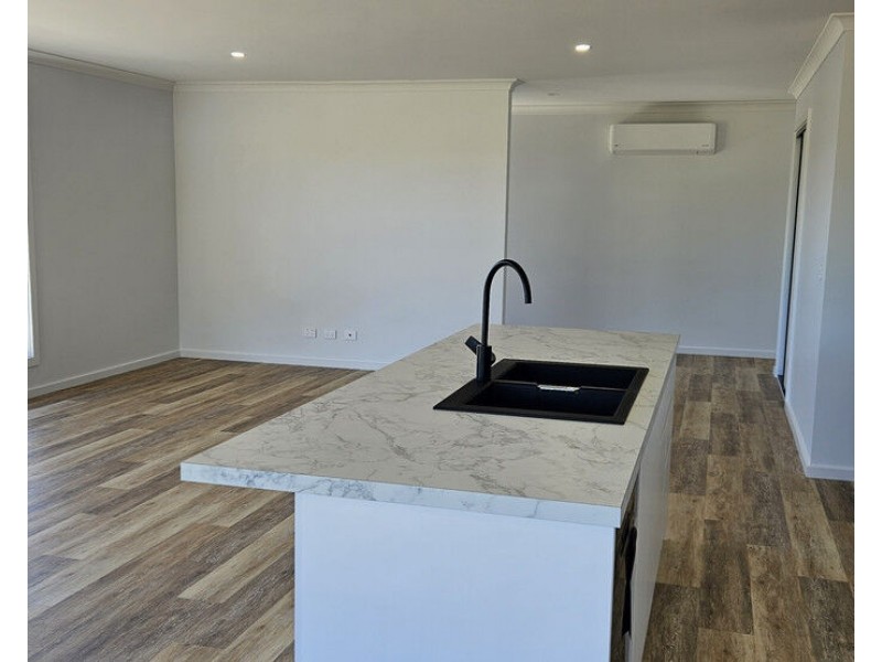 87 Glen Mia Drive, Bega NSW 2550