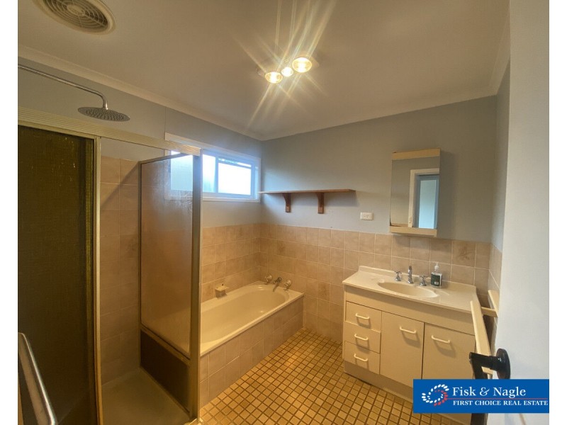 83 Valley Street, Bega NSW 2550