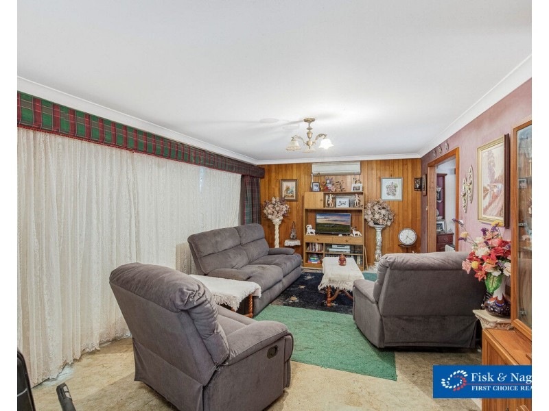 6 Minyama Parade, Bega NSW 2550