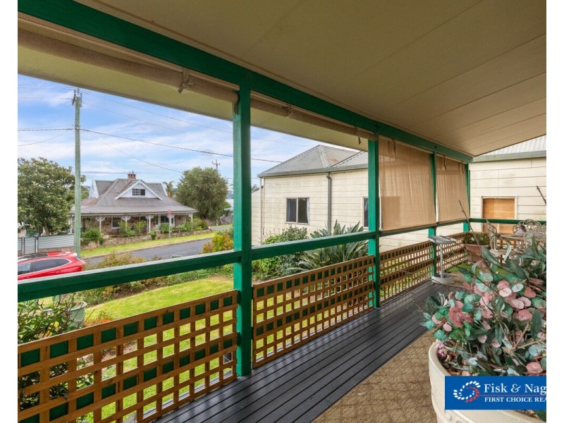 6 Minyama Parade, Bega NSW 2550